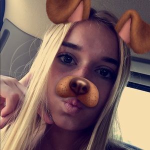 Meet your Posher, Caroline